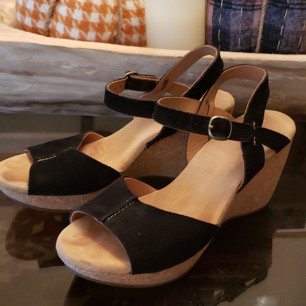 Clark wedge sandles - black suede